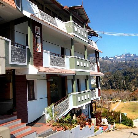 Отель Ezhil Residency Кодайканал Экстерьер фото
