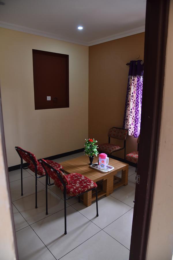 Отель Ezhil Residency Кодайканал Экстерьер фото