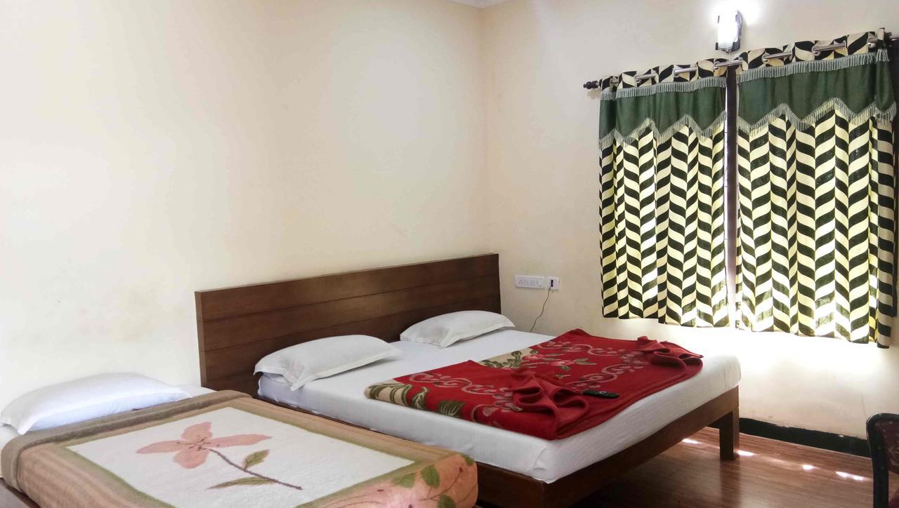 Отель Ezhil Residency Кодайканал Экстерьер фото