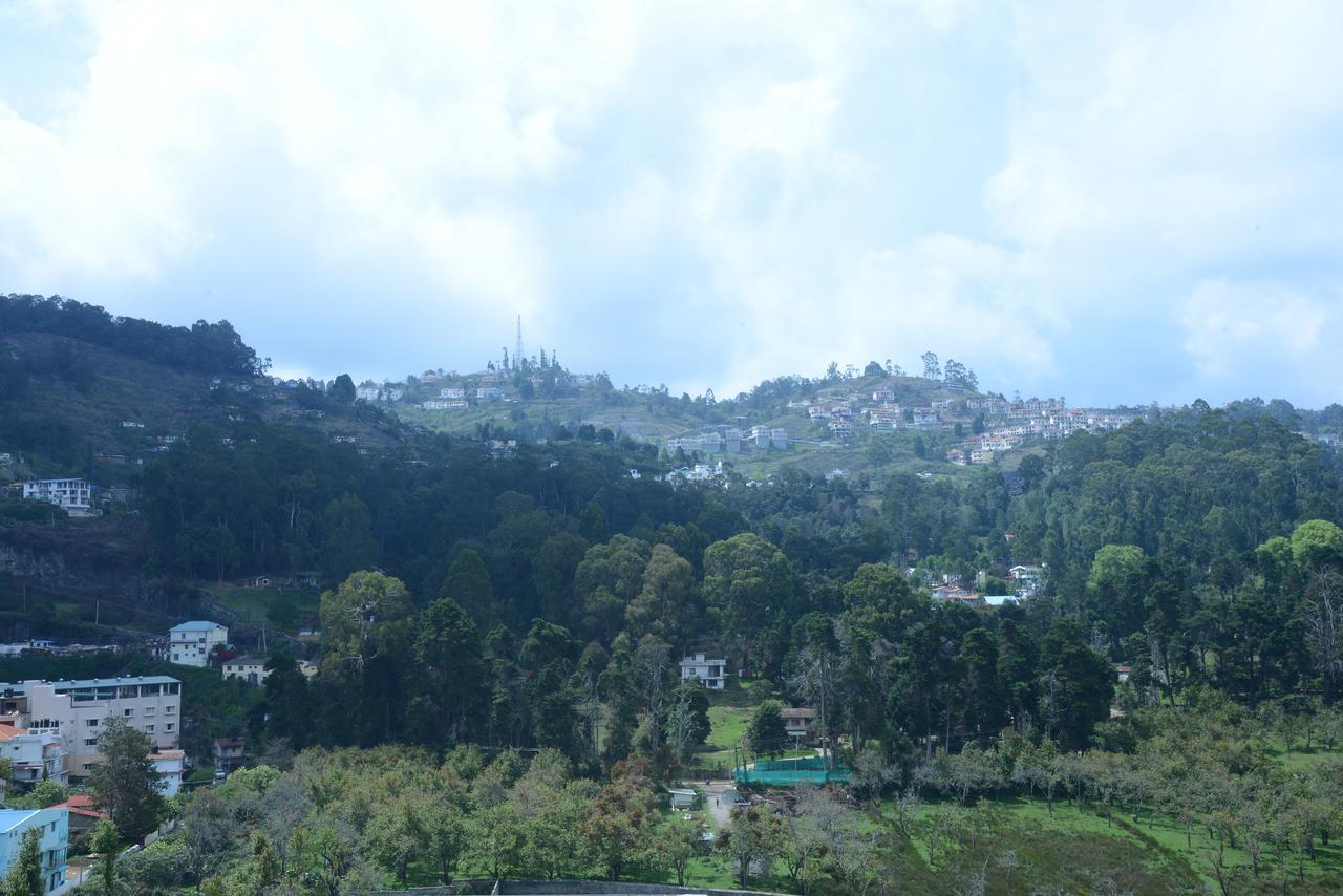 Отель Ezhil Residency Кодайканал Экстерьер фото